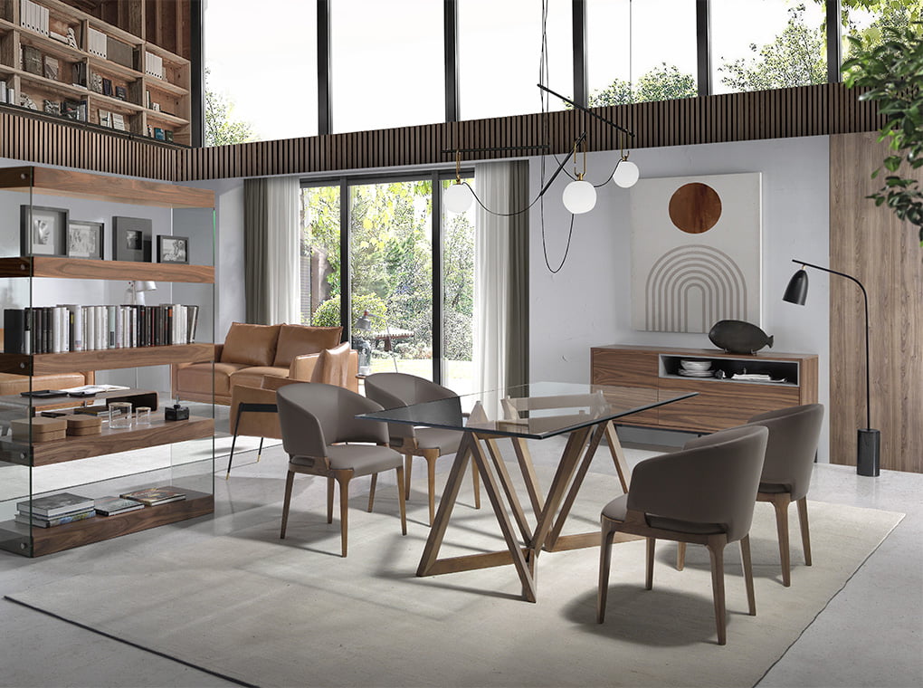 Mesa de comedor de roble con soporte metálico de Angel Cerdá.