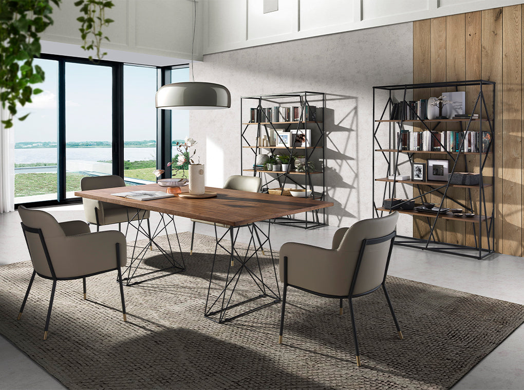 Mesa de comedor de roble con soporte metálico de Angel Cerdá.