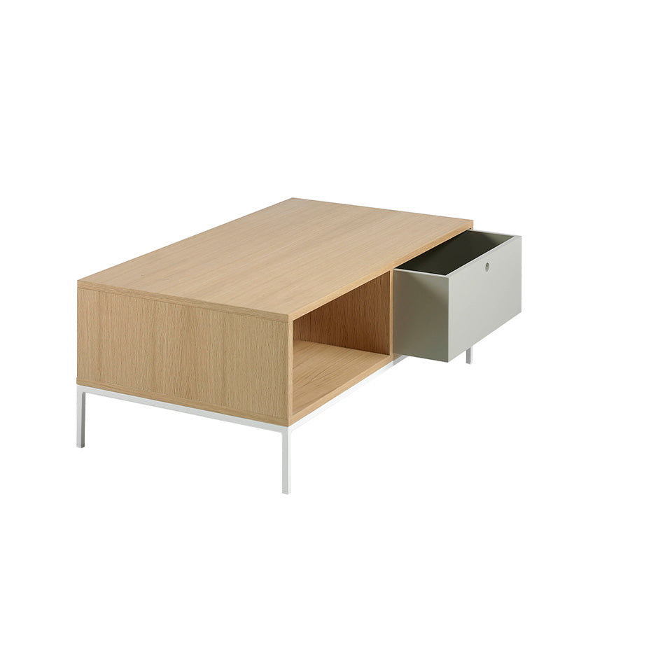 Mesa de café de roble con soporte metálico