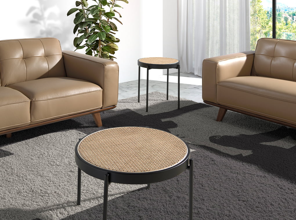 Mesa lateral de mimbre con soporte metálico