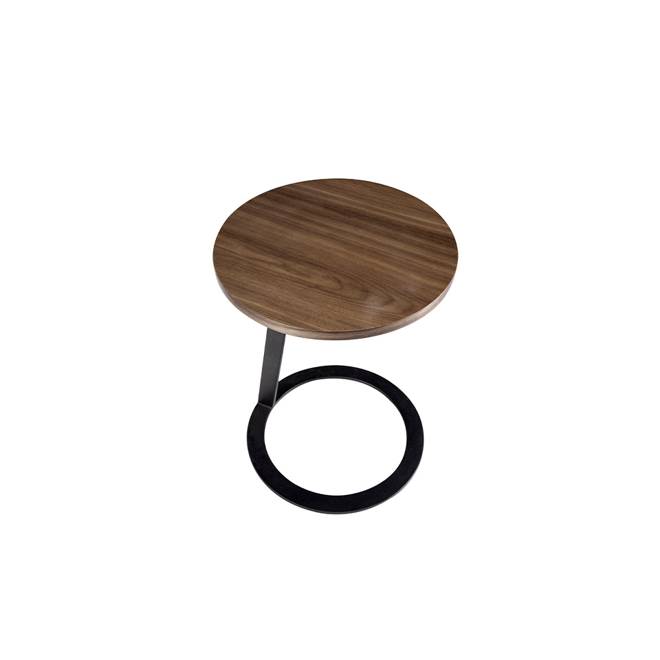 Mesa lateral de nogal con soporte metálico Angel Cerdá