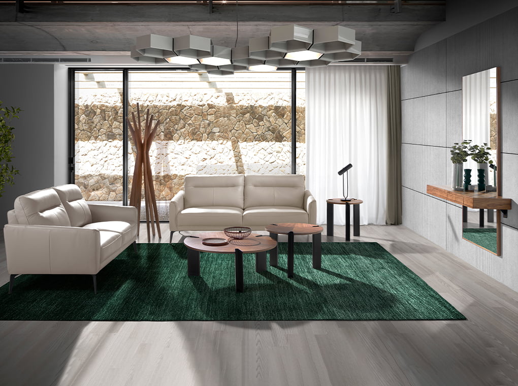 Mesa lateral de roble con soporte metálico