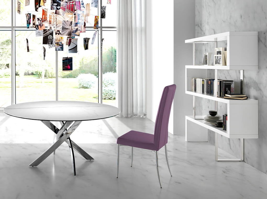 Biblioteca Blanca de Acero con Diseño Moderno Angel Cerdá