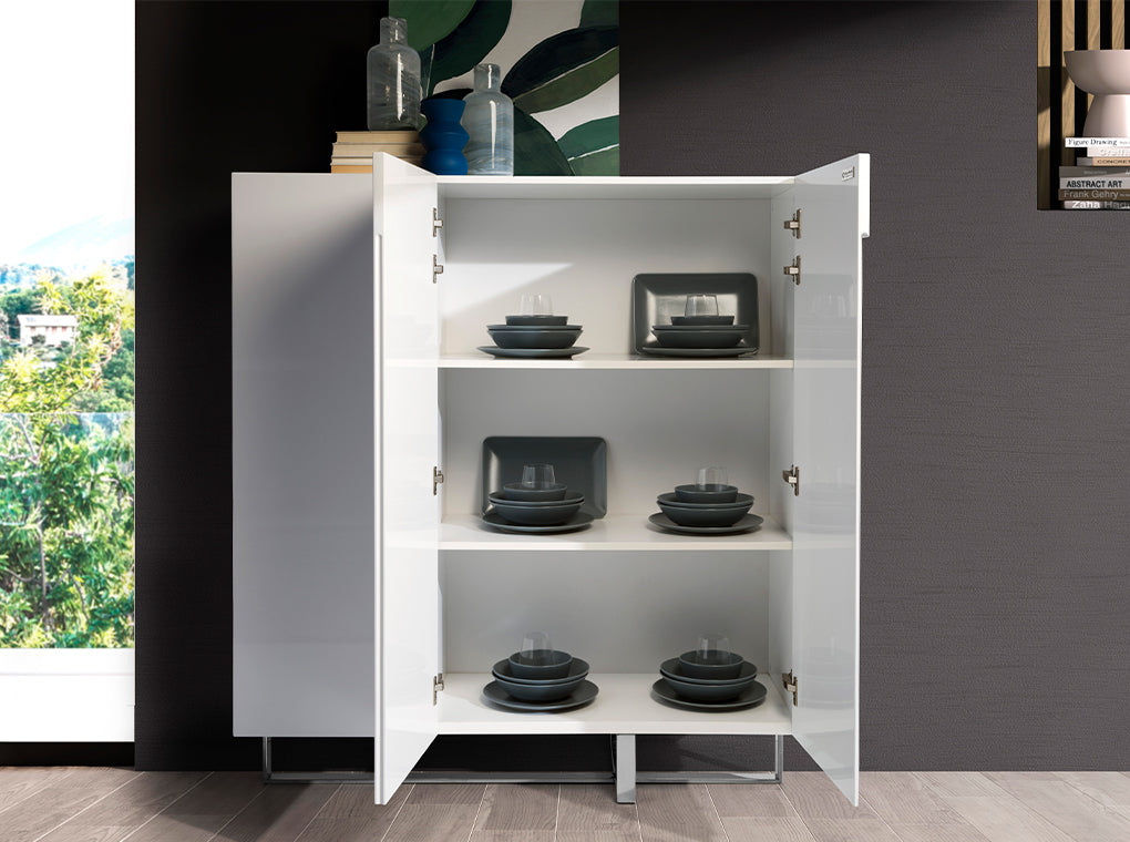 Cómoda blanca con patas de acero Angel Cerdá