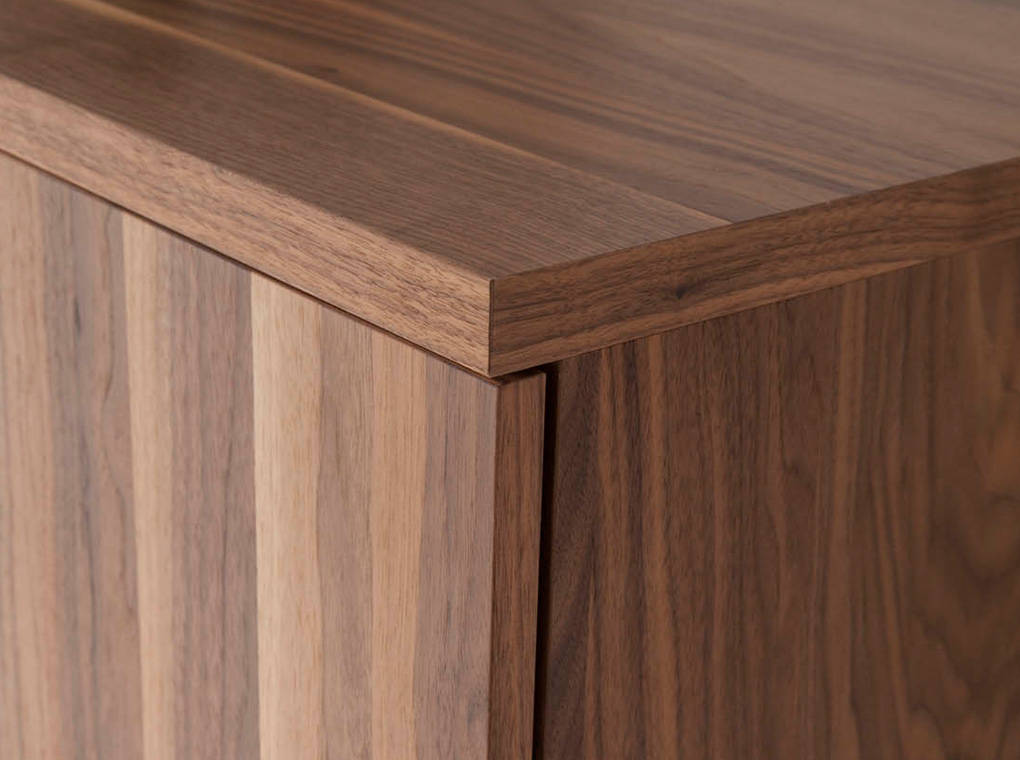 Cómoda de Nogal con Patas de Acero Angel Cerdá