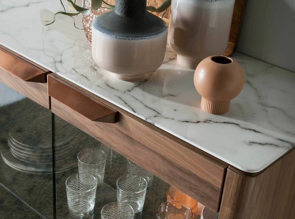 Vitrina de Nogal y Fibra de Vidrio con Efecto de Mármol Angel Cerdá