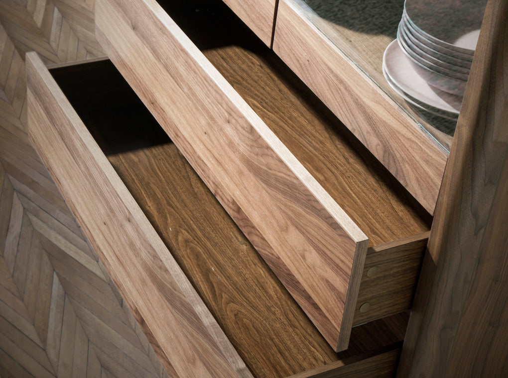 Vitrina de Nogal y Fibra de Vidrio con Efecto de Mármol Angel Cerdá