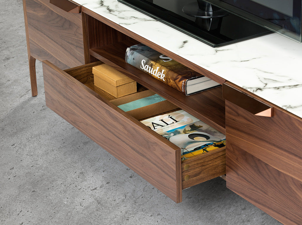 Cómoda de TV de Nogal con Tablero de Fibra de Vidrio con Efecto de Mármol Angel Cerdá