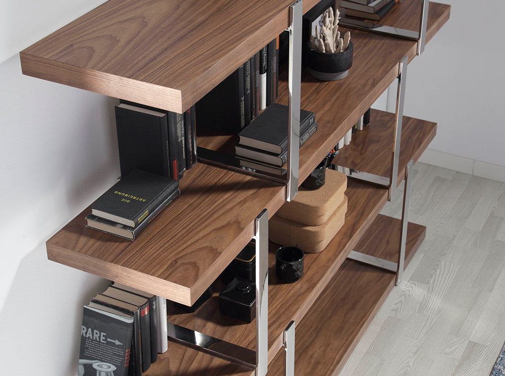 Biblioteca de Nogal con estantes de vidrio negro