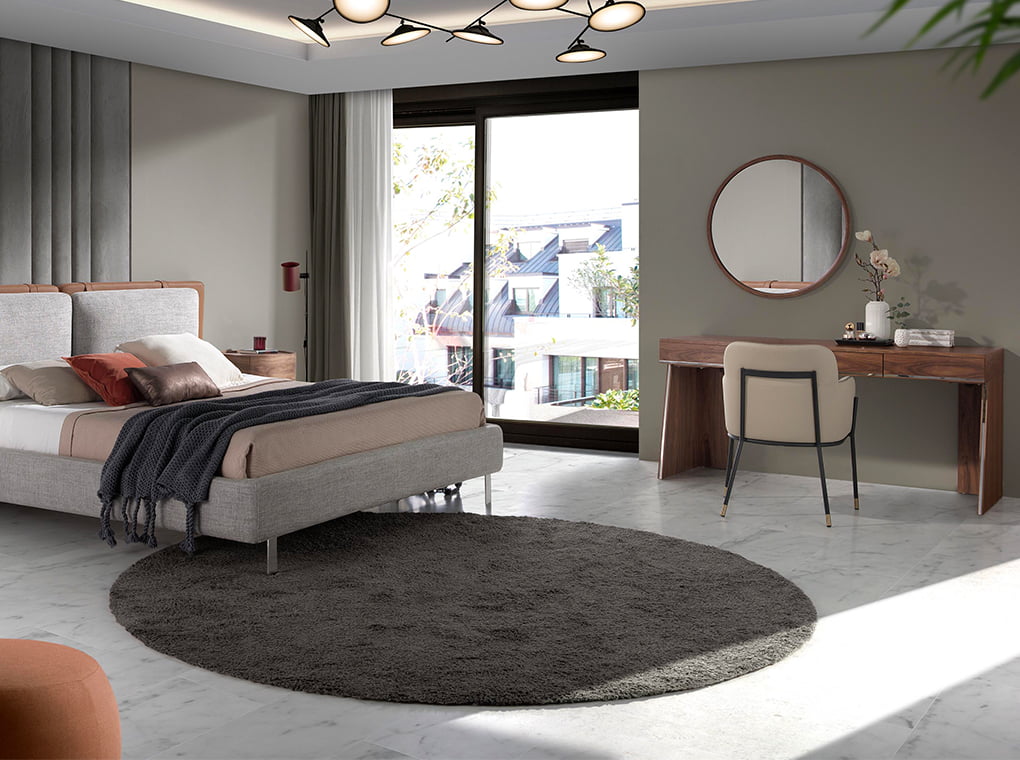 Escritorio de madera de nogal con cajones y soporte metálico Angel Cerdá