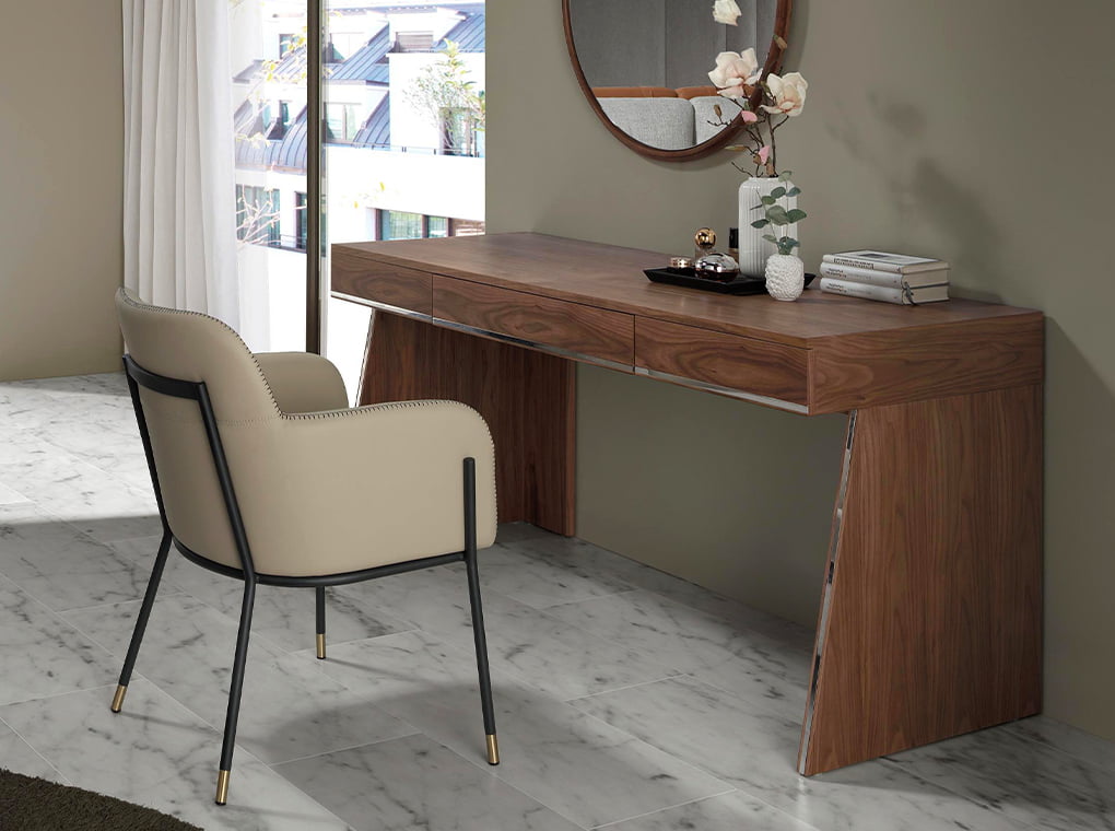 Escritorio de madera de nogal con cajones y soporte metálico Angel Cerdá