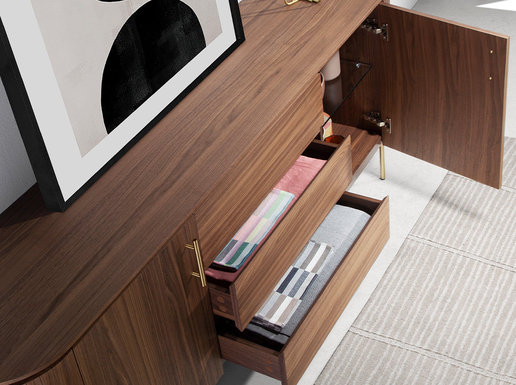 Cómoda de madera de nogal con soporte metálico