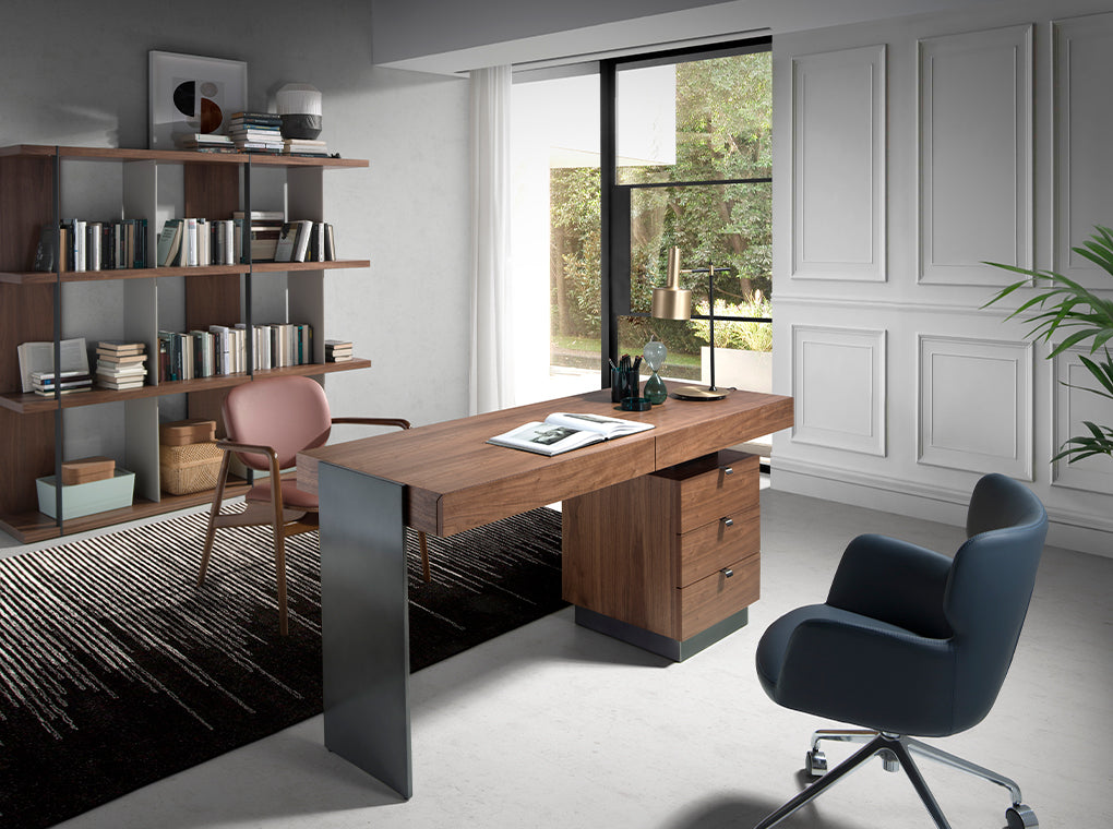 Mesa de trabajo de madera de nogal y acero pulido Angel Cerdá