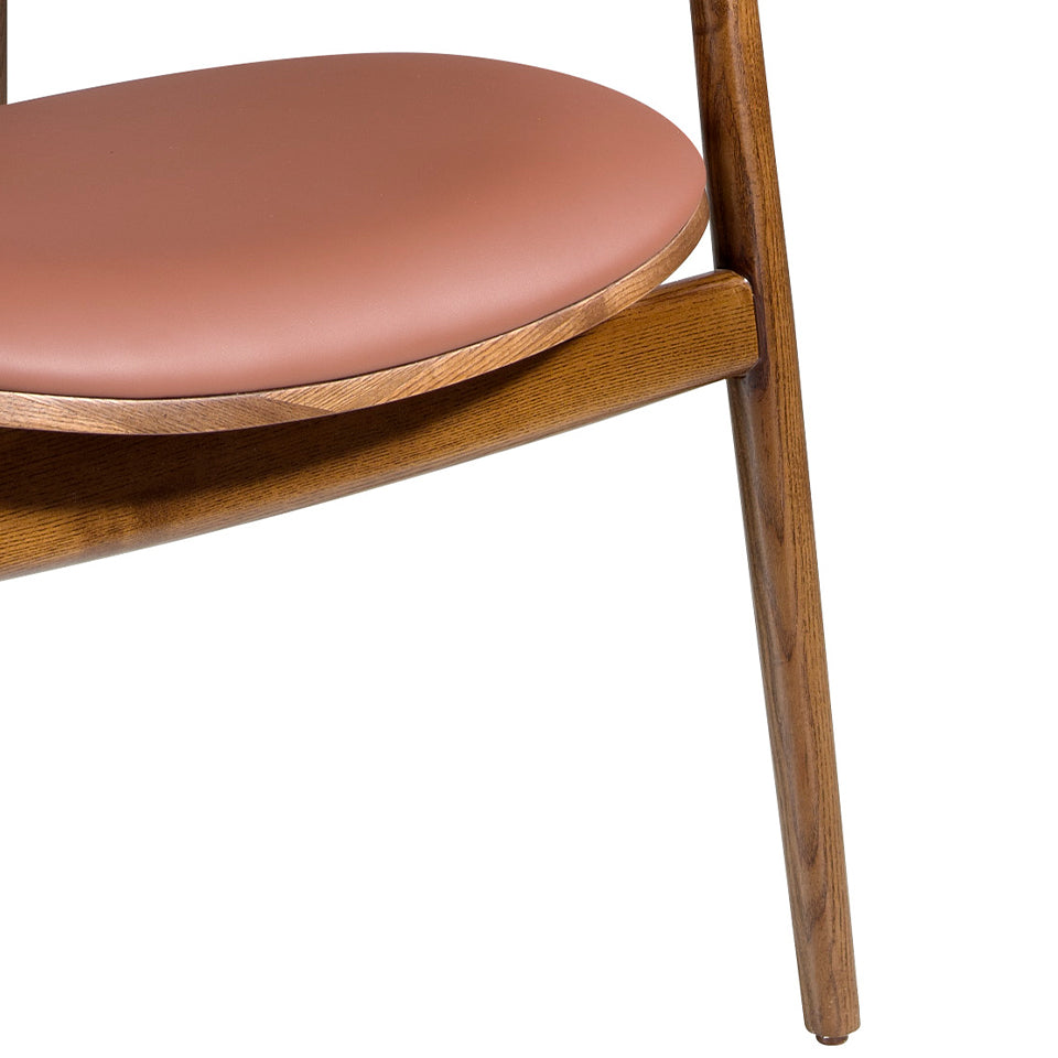 Sillón tapizado en eco-cuero marrón Angel Cerdá