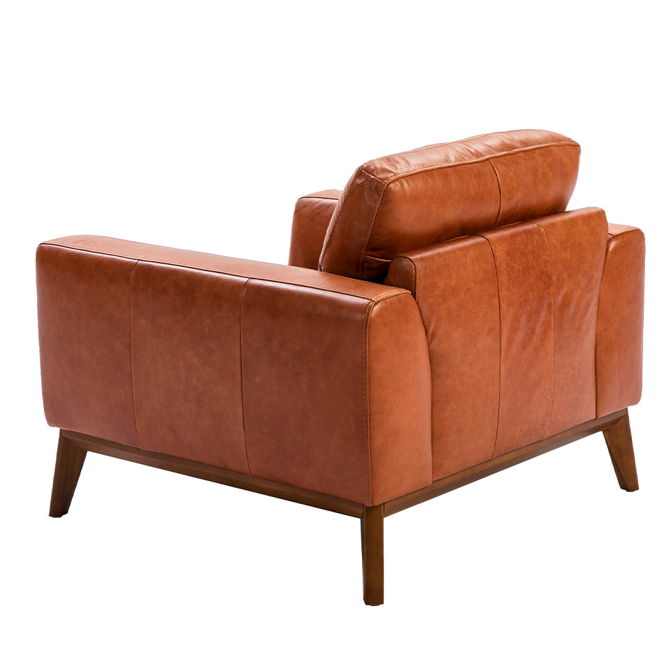 Sillón tapizado en piel de búfalo de Angel Cerdá