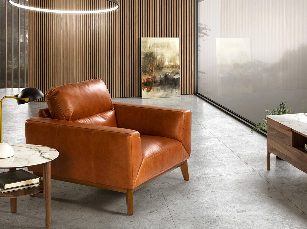 Sillón tapizado en piel de búfalo de Angel Cerdá