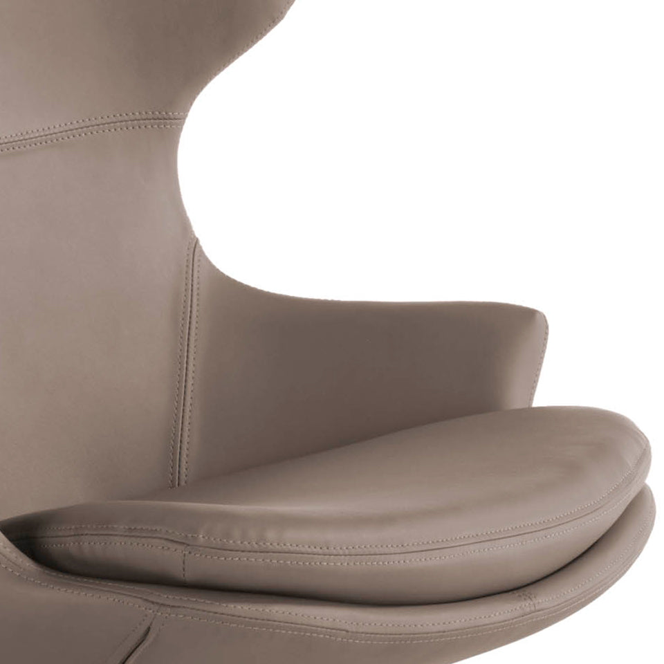 Silla giratoria de madera de Wenge Angel Cerdá - Piel ecológica Mink y cojín en el asiento