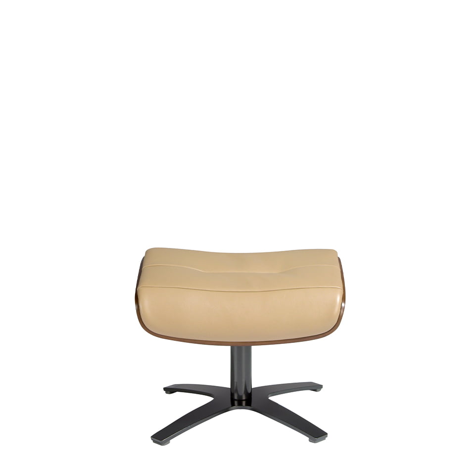 Taburete tapizado en piel de vaca beige de Angel Cerdá.