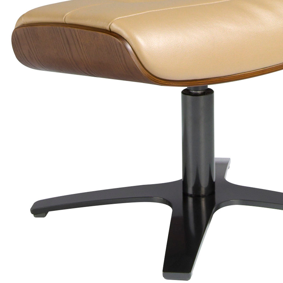 Taburete tapizado en piel de vaca beige de Angel Cerdá.