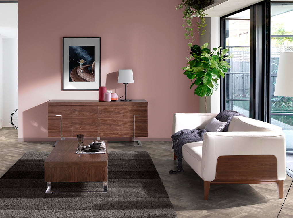 Sofá de diseño moderno tapizado en piel blanca Angel Cerdá.