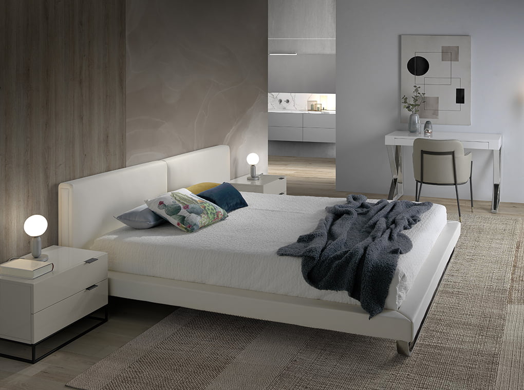 Mesa de noche de DM lacado con patas de acero negro Angel Cerdá