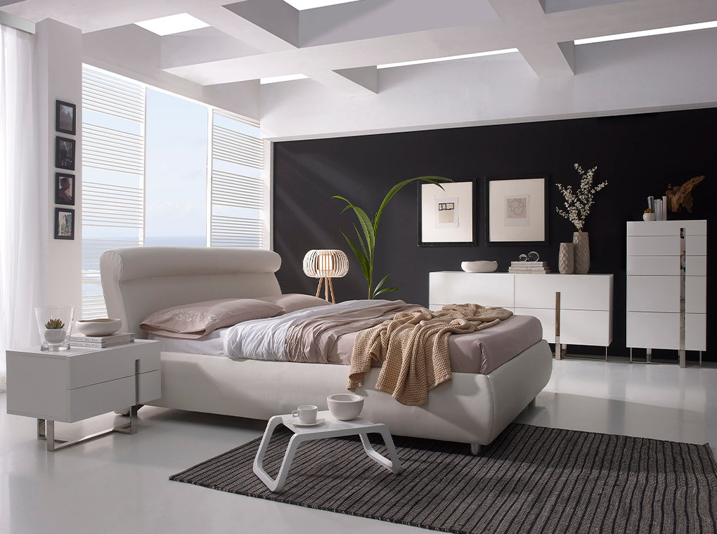 Cómoda blanca de acero cromado con 5 cajones de Angel Cerdá