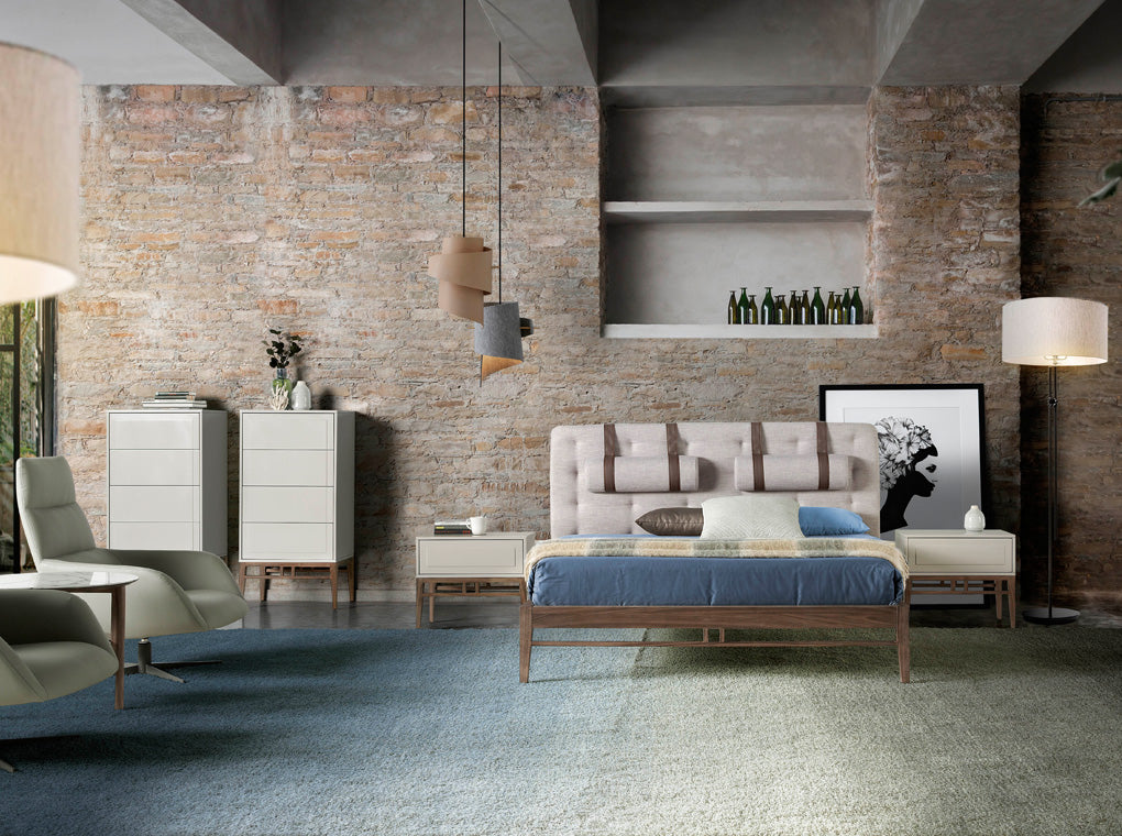 Cómoda moderna de DM lacado y madera enchapada de nogal Angel Cerdá