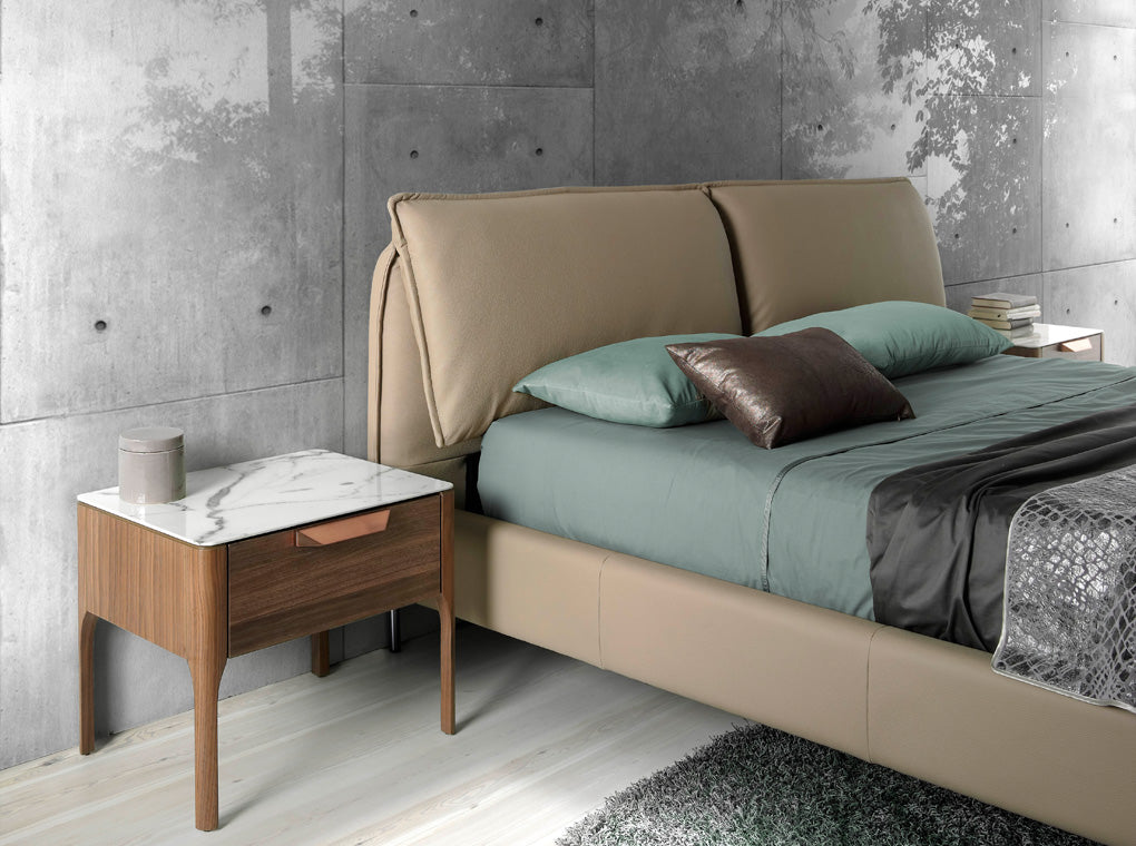 Mesa de noche de Nogal y Fibra de Vidrio con efecto de Mármol Angel Cerdá