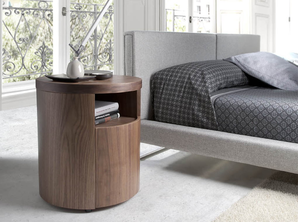 Mesa de noche redonda de nogal con cajón suave Angel Cerdá