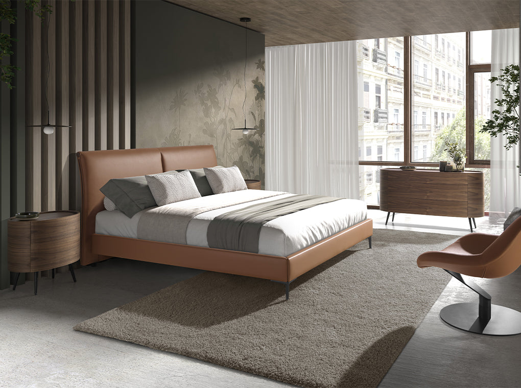 Mesa de noche ovalada de nogal con patas de acero inoxidable Angel Cerdá.