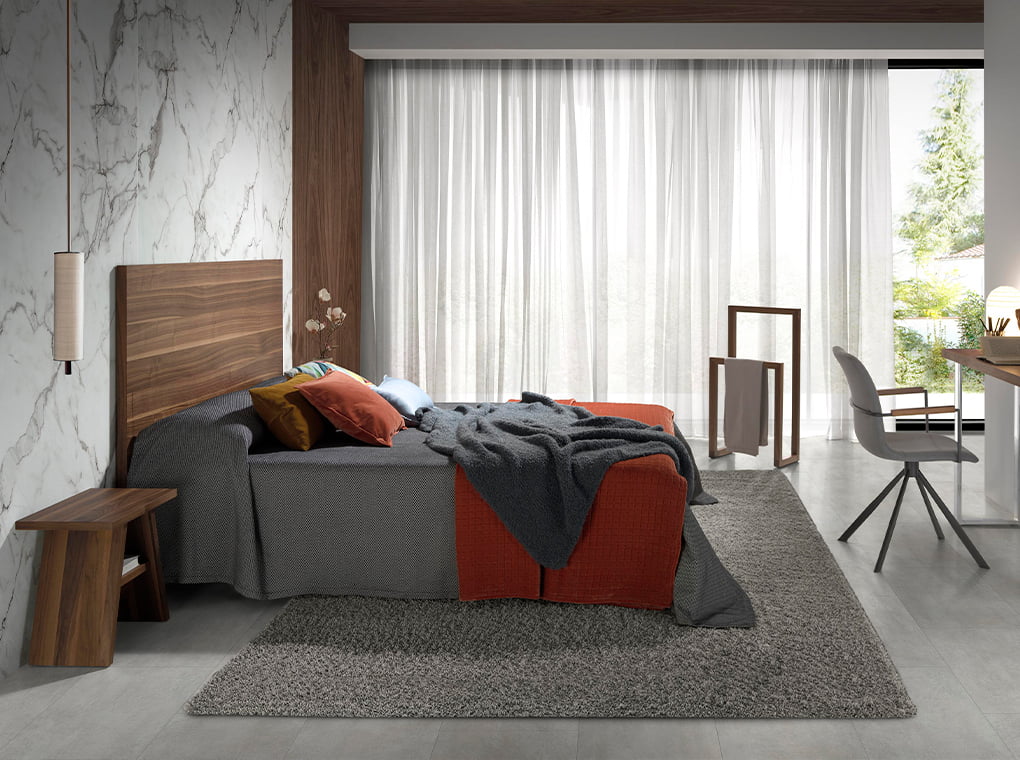 Soporte para Ropa de Madera de Pino Angel Cerdá.