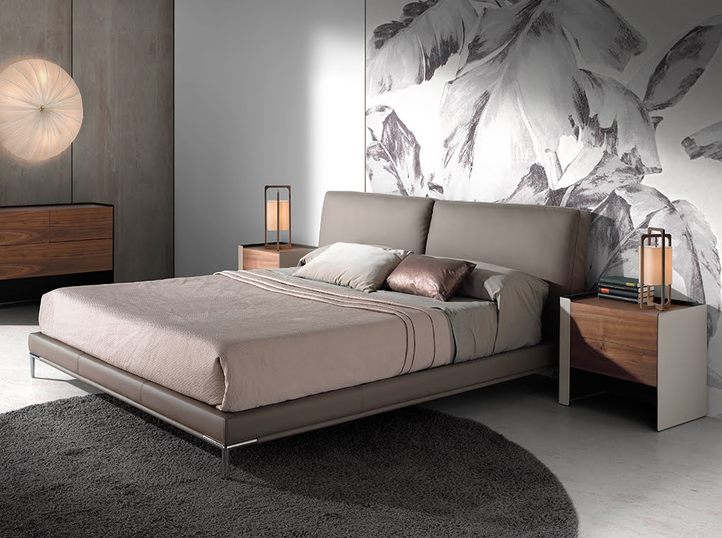 Mesa de café de roble con soporte metálico Angel Cerdá