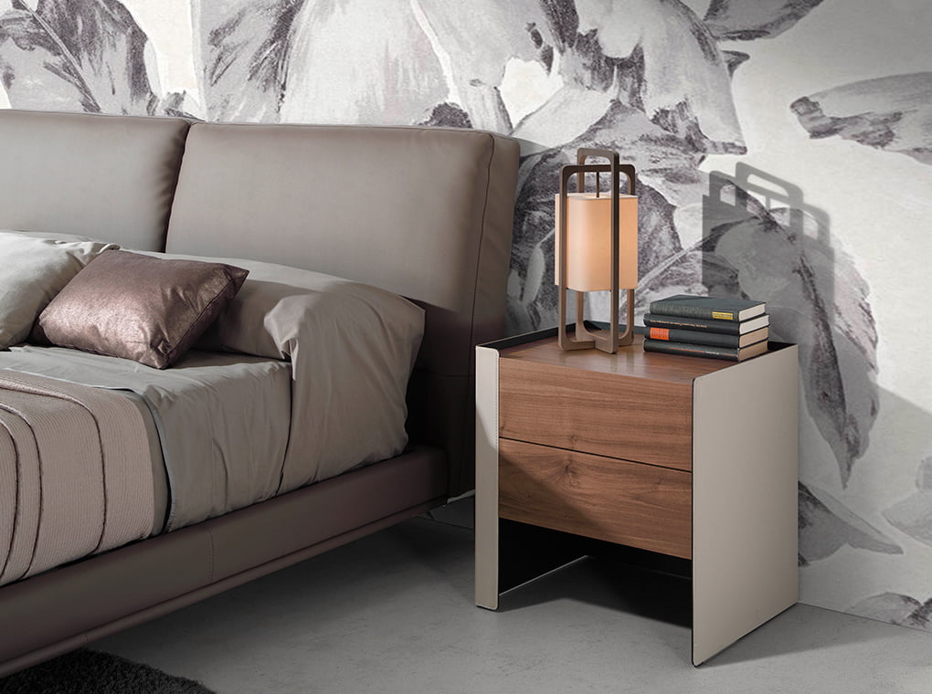 Mesa de café de roble con soporte metálico Angel Cerdá