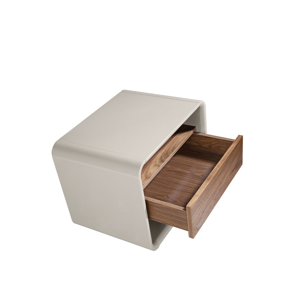 Mesa de noche de madera lacada y nogal Angel Cerdá