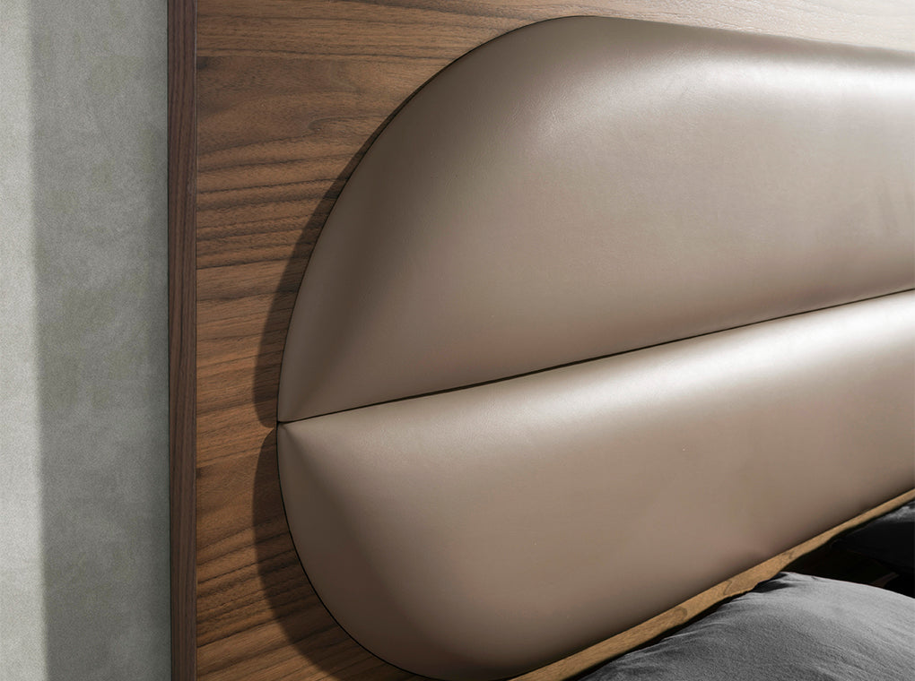 Cama doble de eco-cuero Nogal y Mink Angel Cerdá