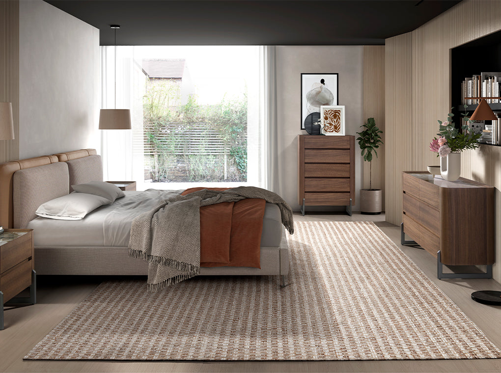 Cómoda de Nogal con Cajones y Soporte de Acero