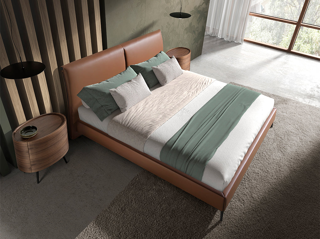 Cama de piel ecológica marrón con estructura de acero inoxidable Angel Cerdá