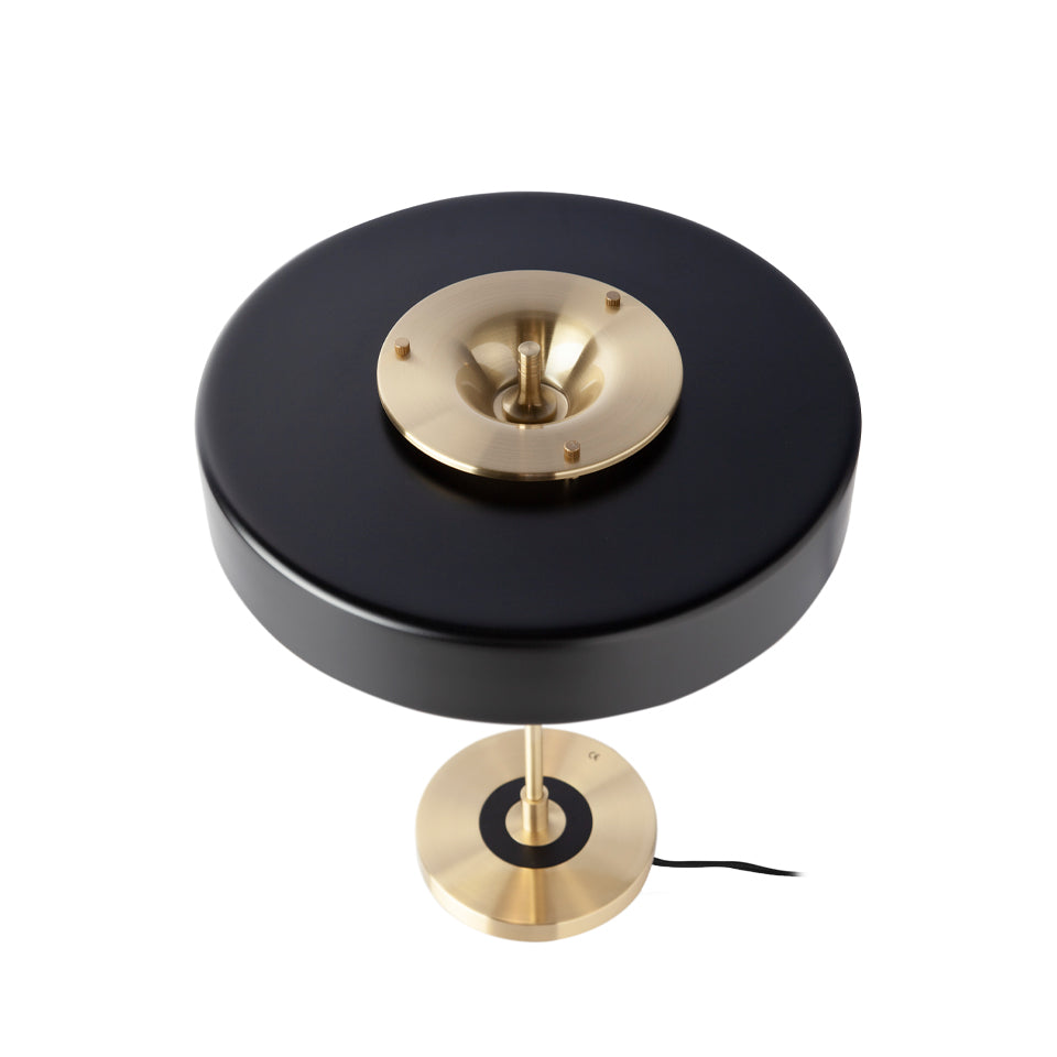 Lámpara de aluminio dorado y negro