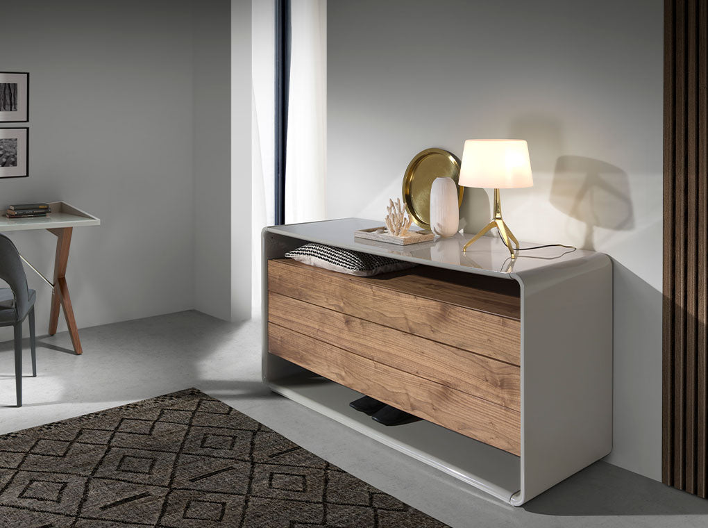 Lámpara de acero dorado y vidrio blanco