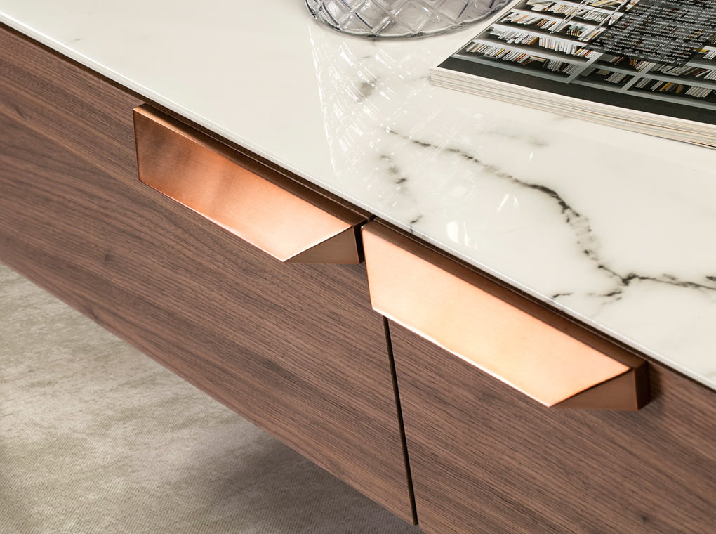Mesa de café de fibra de vidrio con efecto de mármol Angel Cerdá