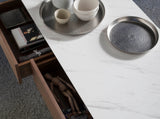 Mesa de café de porcelana blanca y nogal natural Angel Cerdá