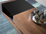 Mesa de café de nogal con detalles de vidrio negro Angel Cerdá