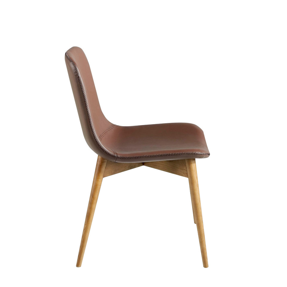 Silla de mesa tapizada en piel ecológica marrón Angel Cerdá