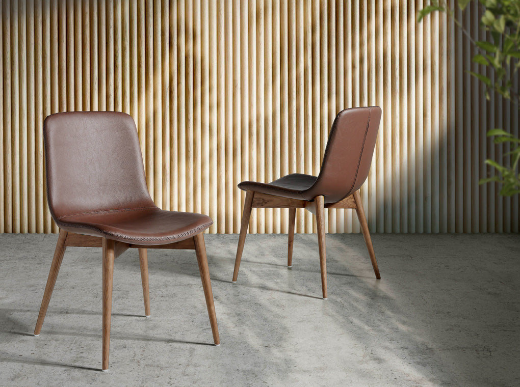 Silla de mesa tapizada en piel ecológica marrón Angel Cerdá