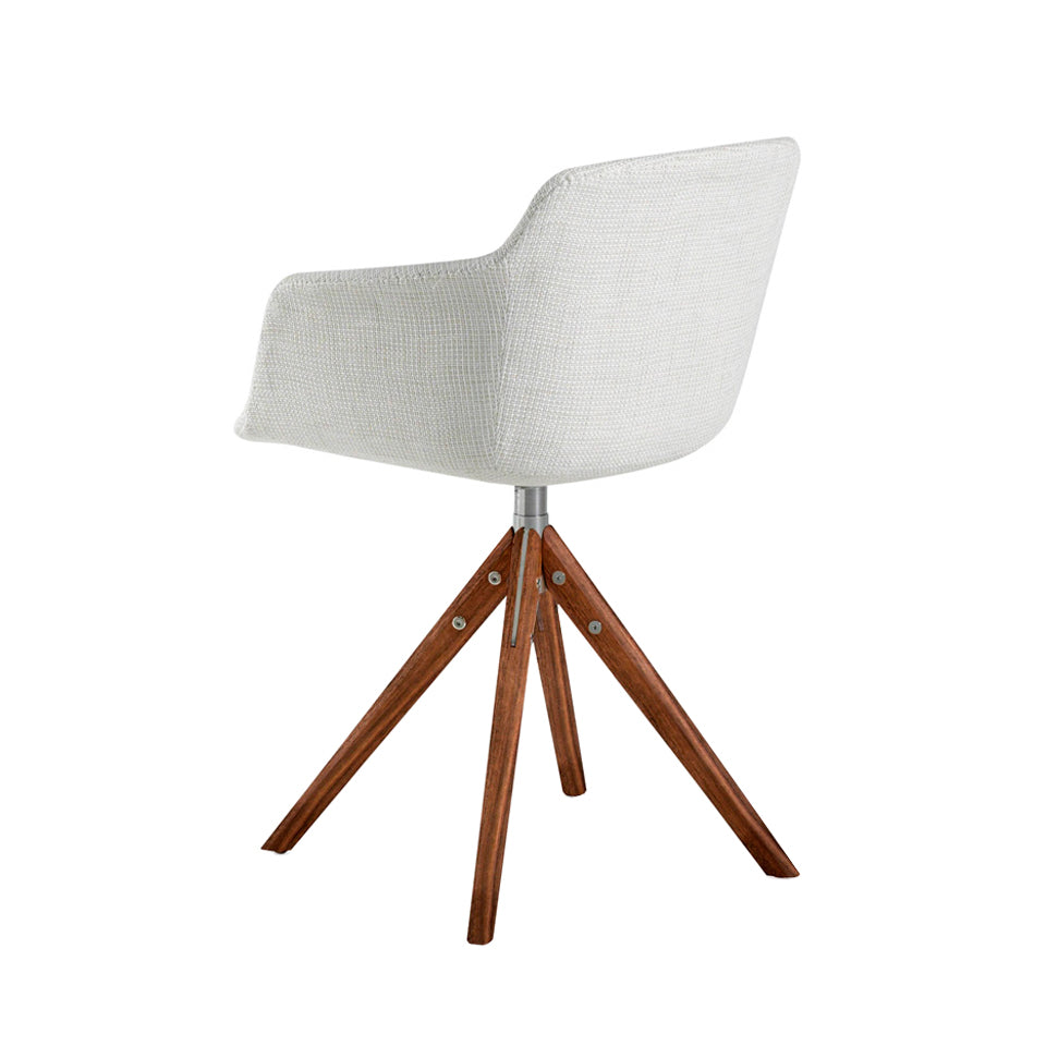 Silla giratoria de tela beige y madera de nogal Angel Cerdá