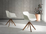 Silla giratoria de tela beige y madera de nogal Angel Cerdá