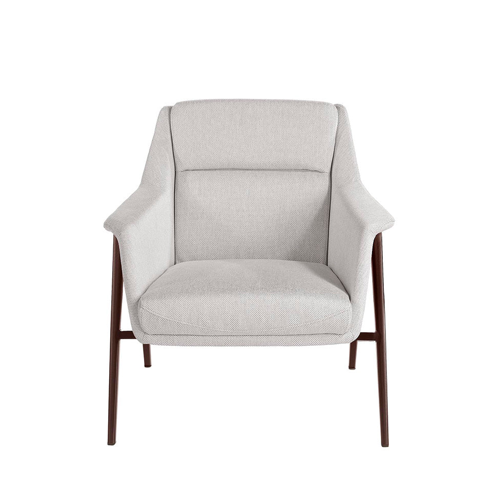 Sillón tapizado blanco con estructura de acero marrón