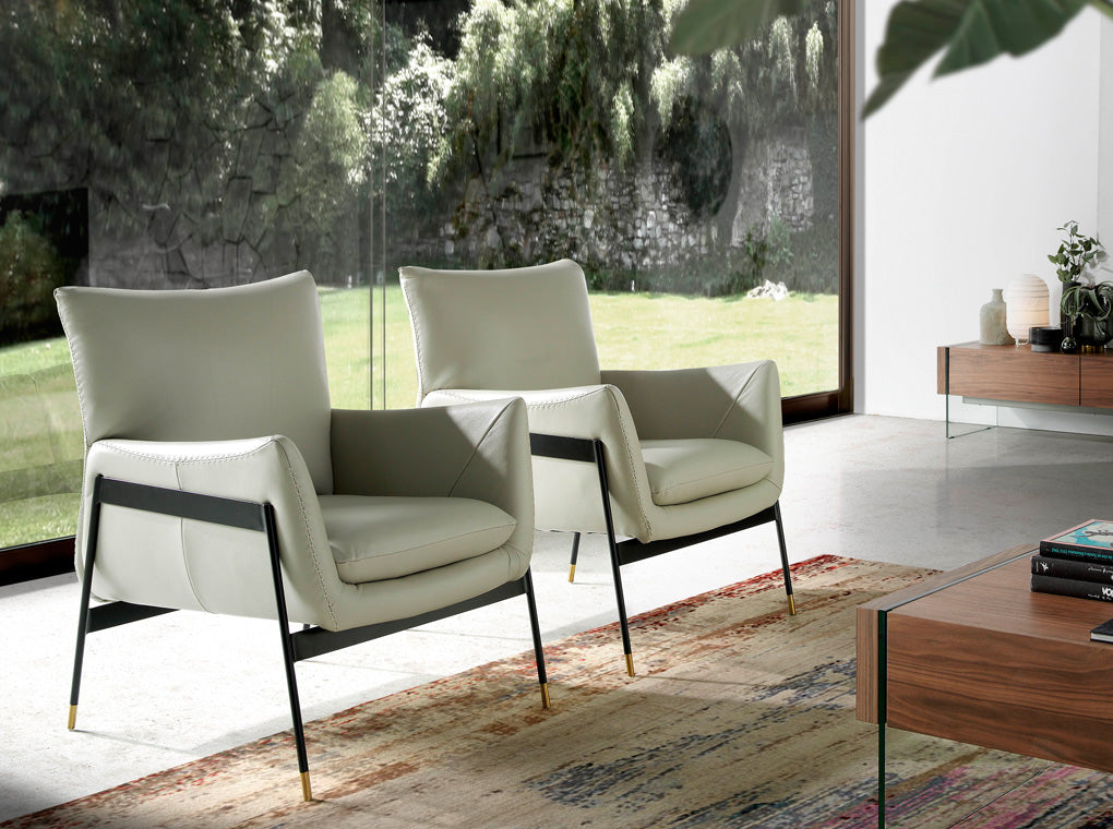 Sillón tapizado en piel de vaca gris Angel Cerdá