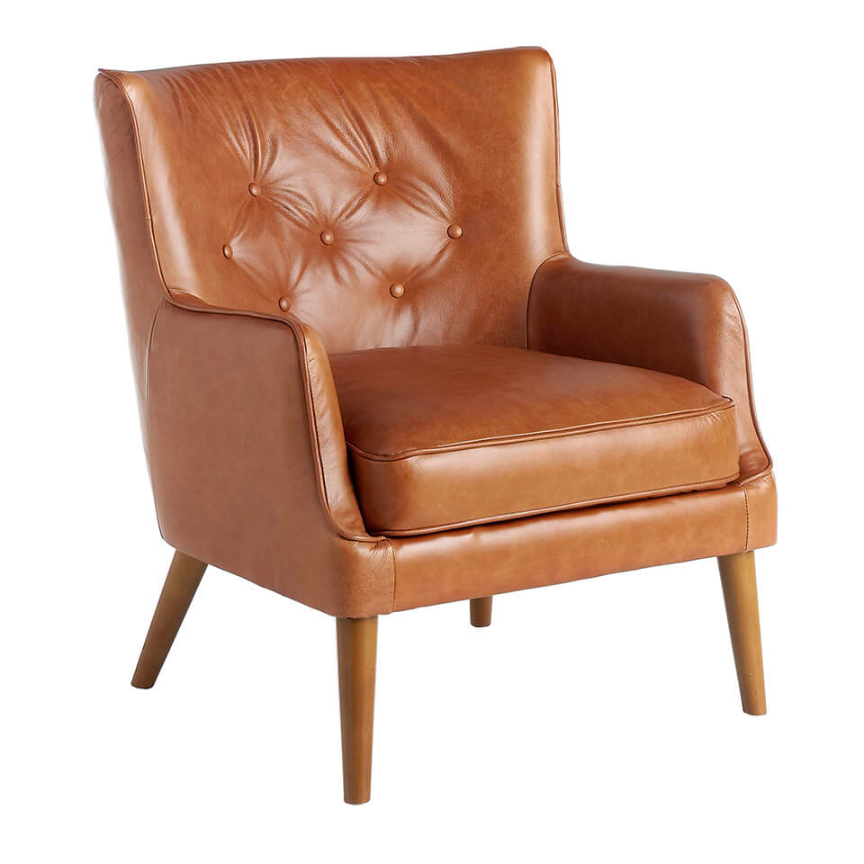 Sillón Chester de piel marrón con estructura de madera de nogal de Angel Cerdá