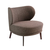 Sillón tapizado en material marrón Vello de Angel Cerdá